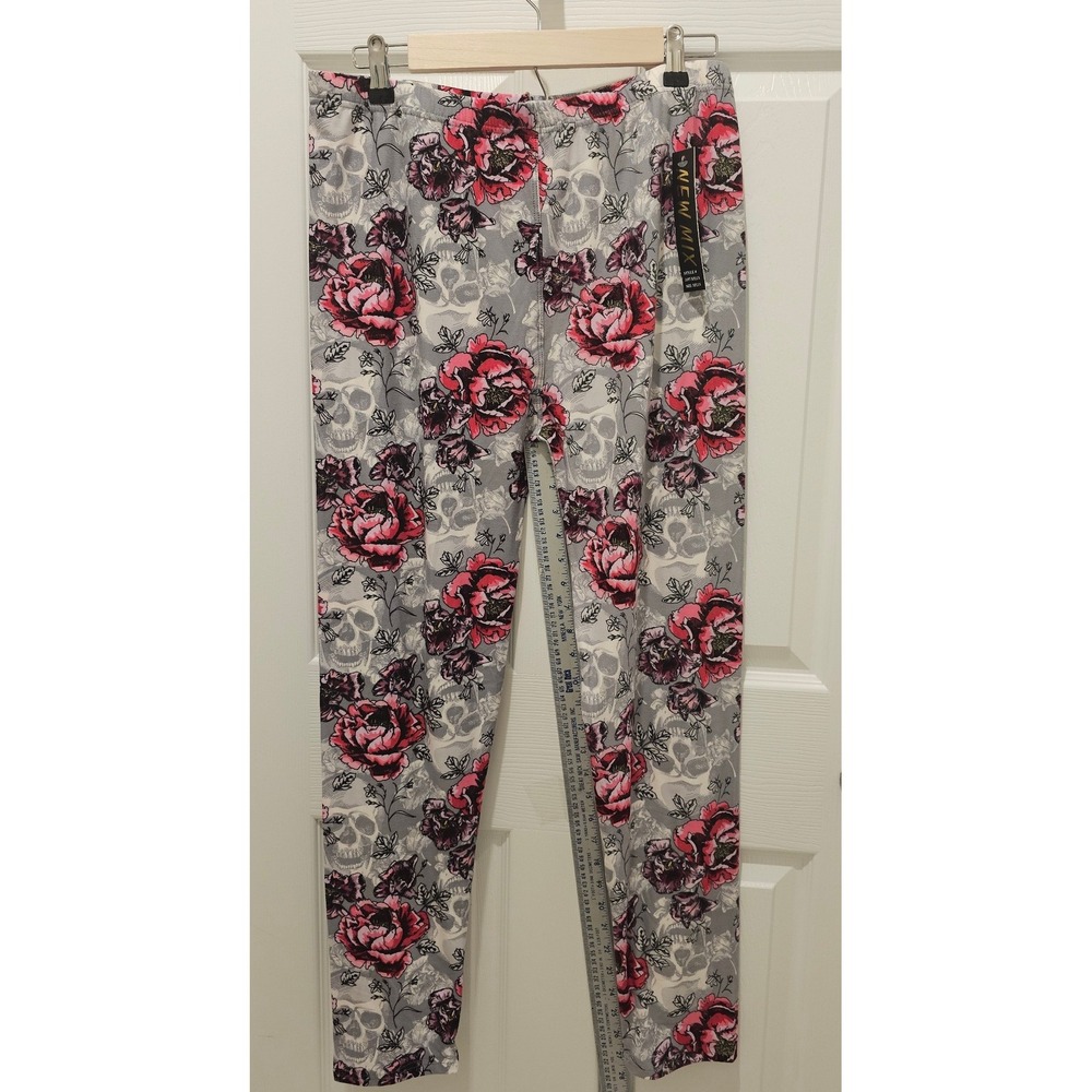 Soft New Mix Floral Skull Leggings Pink Rose Grey True size is a Medium.